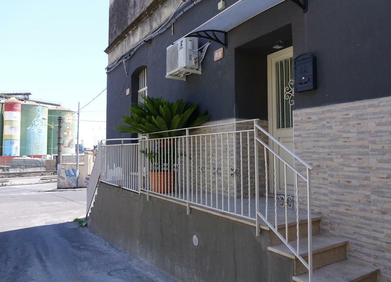 カターニアGiader'S House - Free Parkingアパートメント エクステリア 写真
